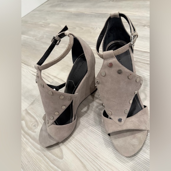 Kendall & Kylie Shoes - KENDALL & KYLIE Women’s Suede Wedge Sandal Heels. Size 7.5. Grey. Grommets. EUC